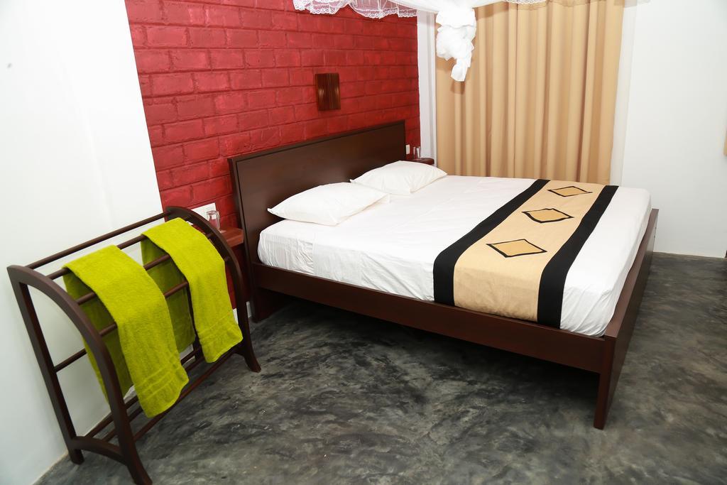 Four Season Guest House Tangalle Exteriör bild