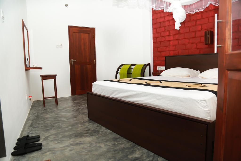 Four Season Guest House Tangalle Exteriör bild