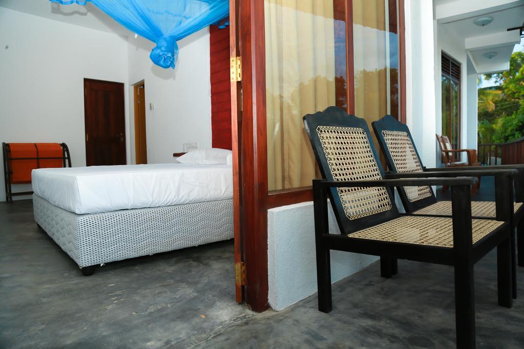 Four Season Guest House Tangalle Exteriör bild