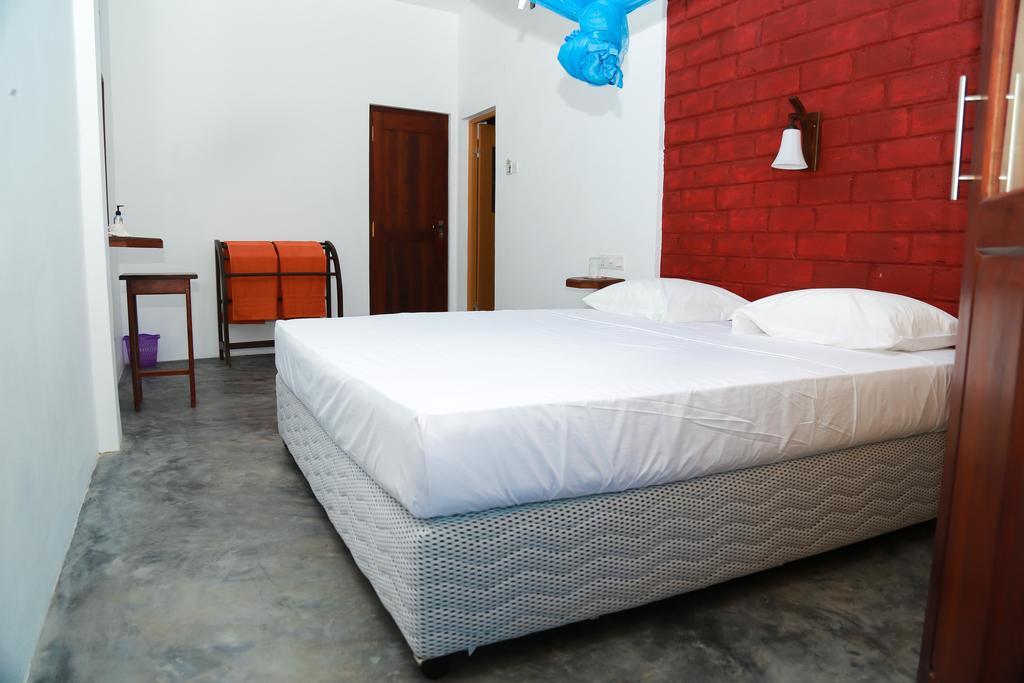 Four Season Guest House Tangalle Exteriör bild